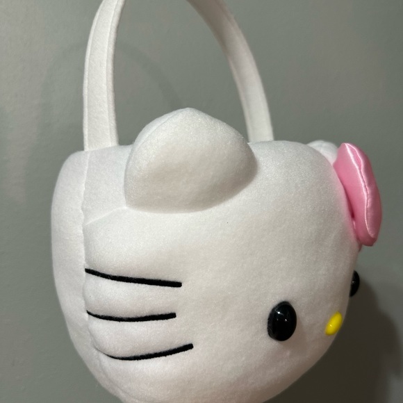 Hello Kitty Easter Basket - Picture 3 of 5